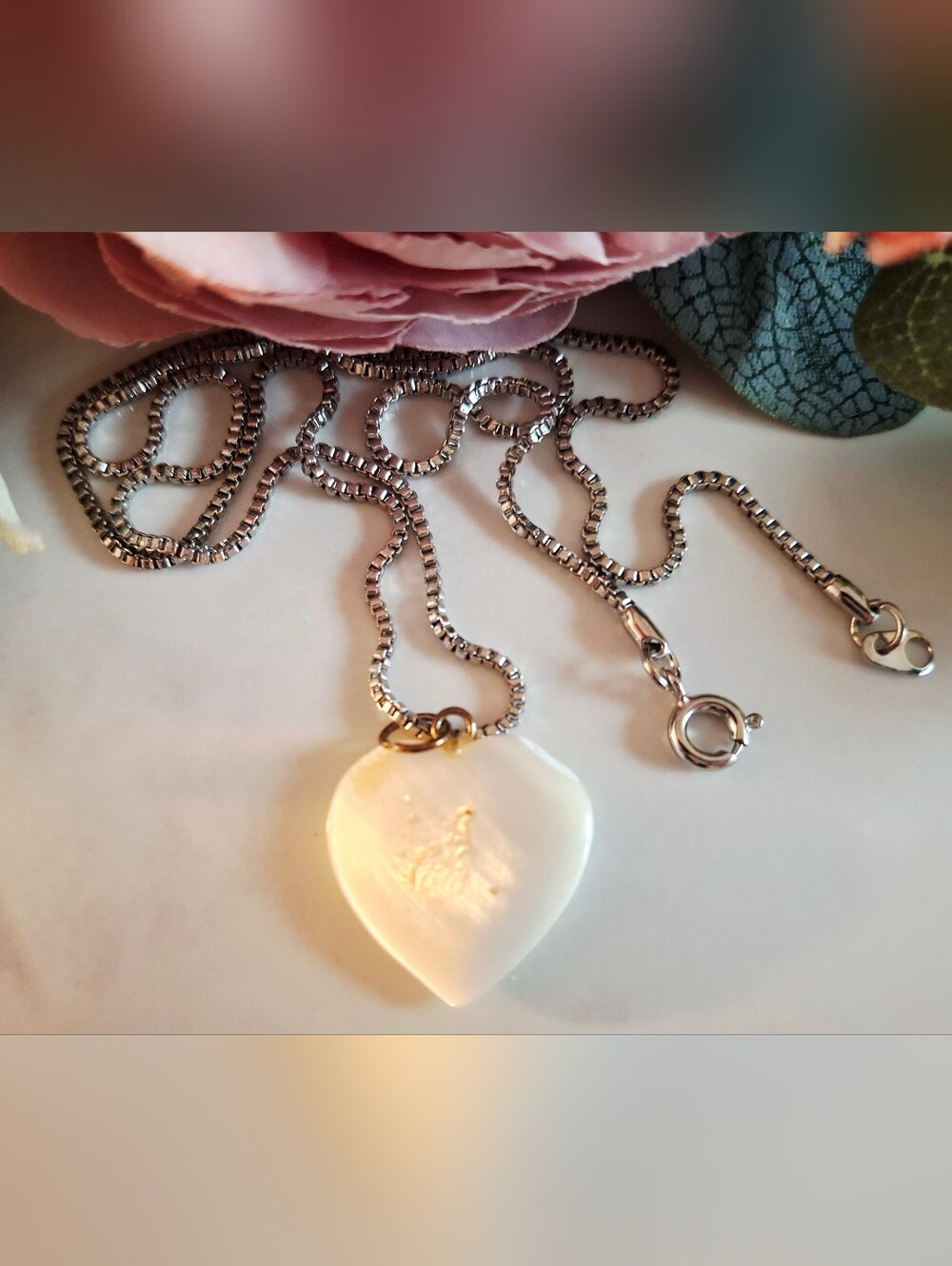 Vintage 80s 🤍💐✨️Floral Jade Heart Pendant Necklace - Picture 2 of 3